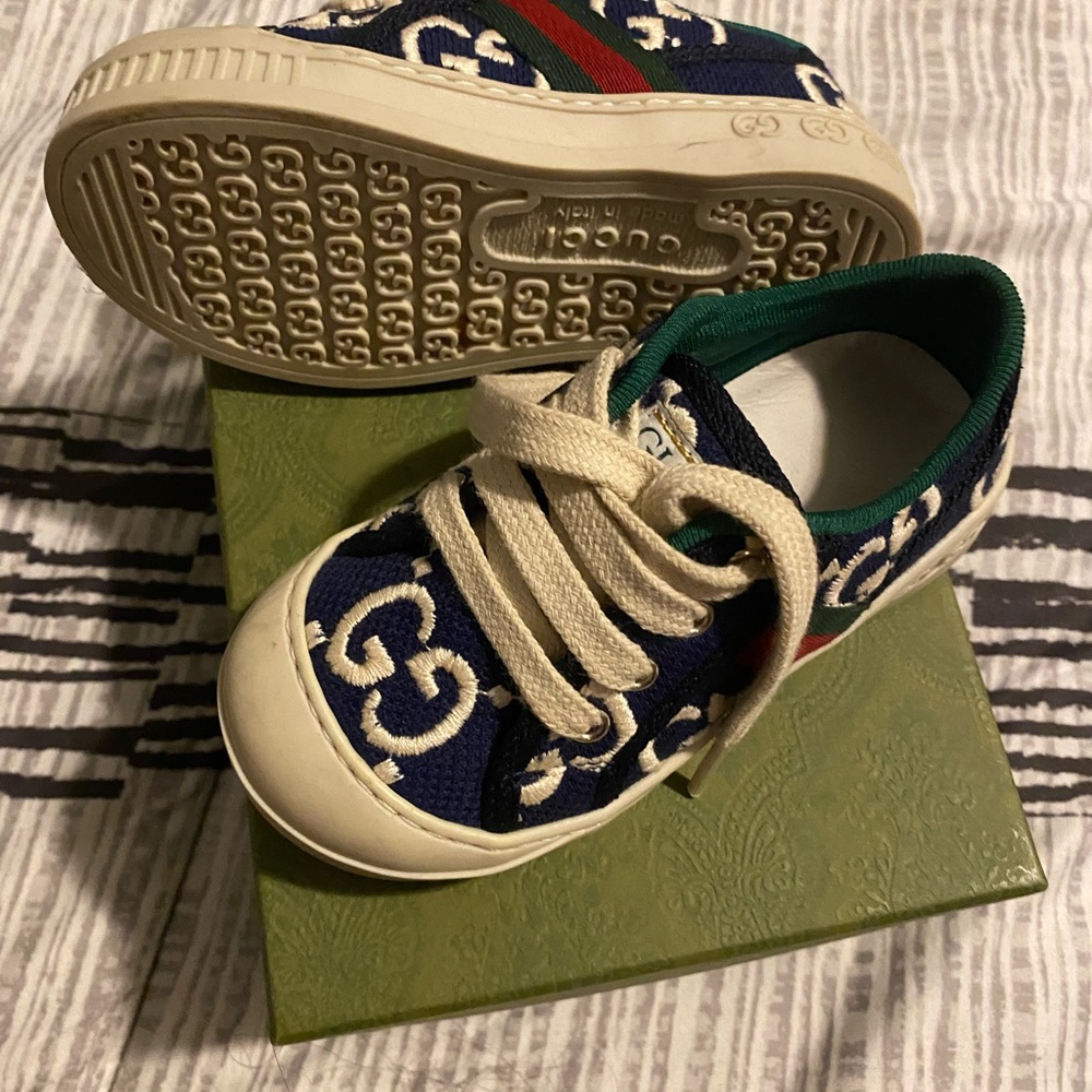 Toddler boys Gucci sneakers size 23 worn once